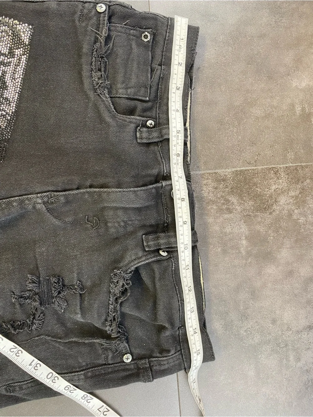 Industrial Indigo Men's Black Distressed‎ Rhinestone Bermuda Jean Shorts size 32